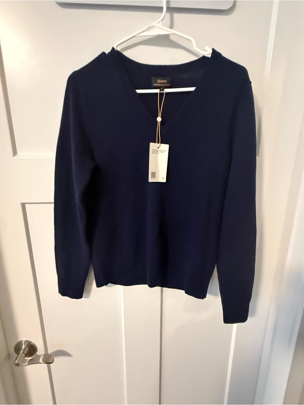 Quince Women's Navy V-Neck Sweater 100% Mongolian cashmere size small NWT